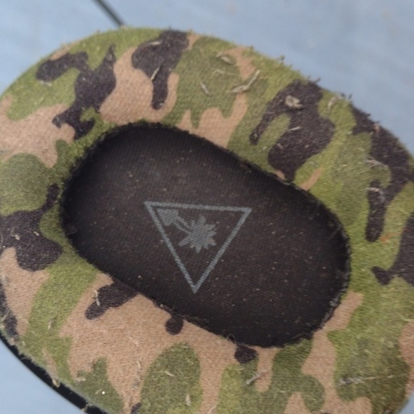 - Turtle Beach Camouflage Over-Ear Headphones with mic - Picture 3 of 3